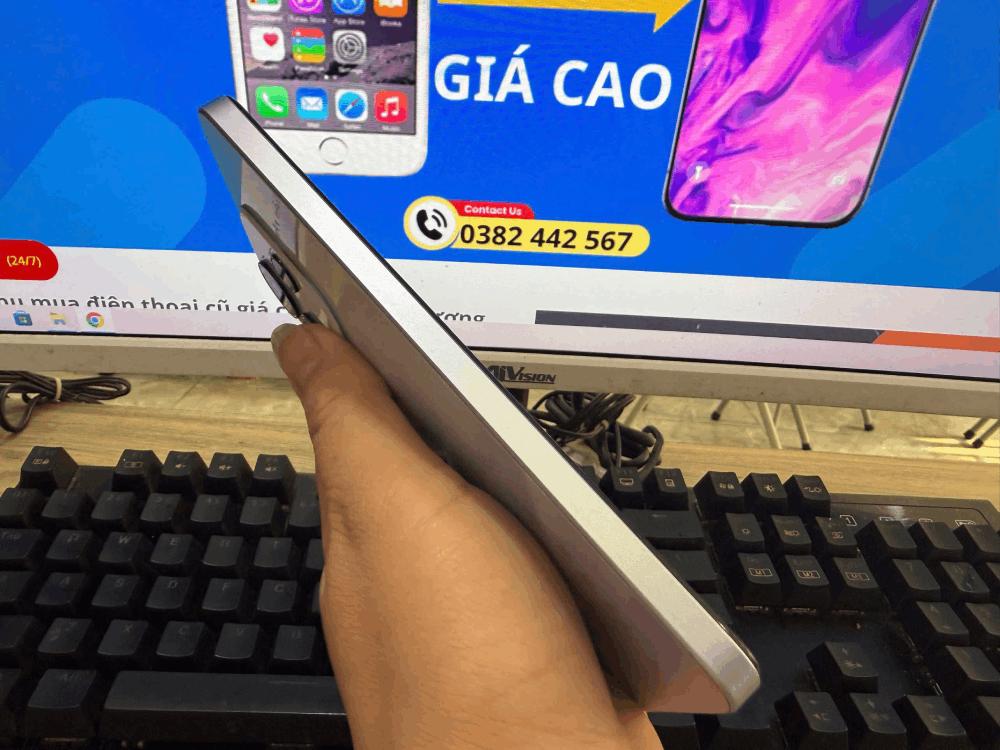 Luôn test độ zin của máy trước khi bán điện thoại cũ giá rẻ cho khách hàng
