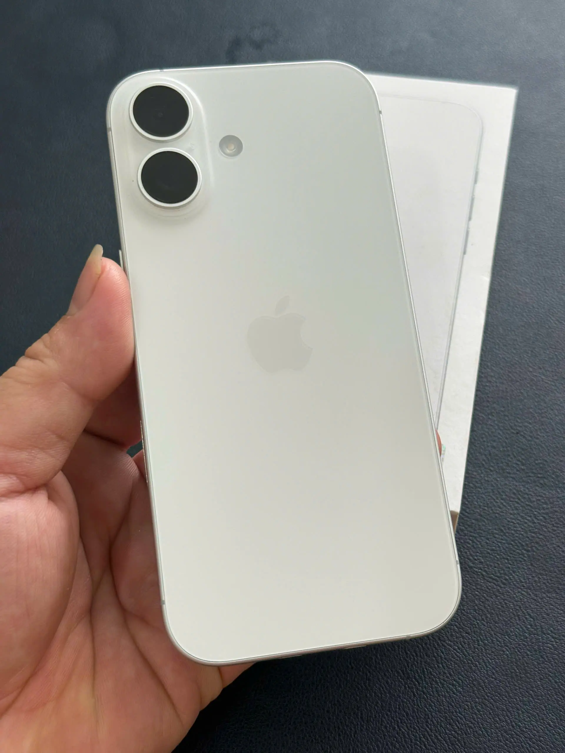 Chiec iphone duoc kiem tra may ve phan ky thuat ky cang