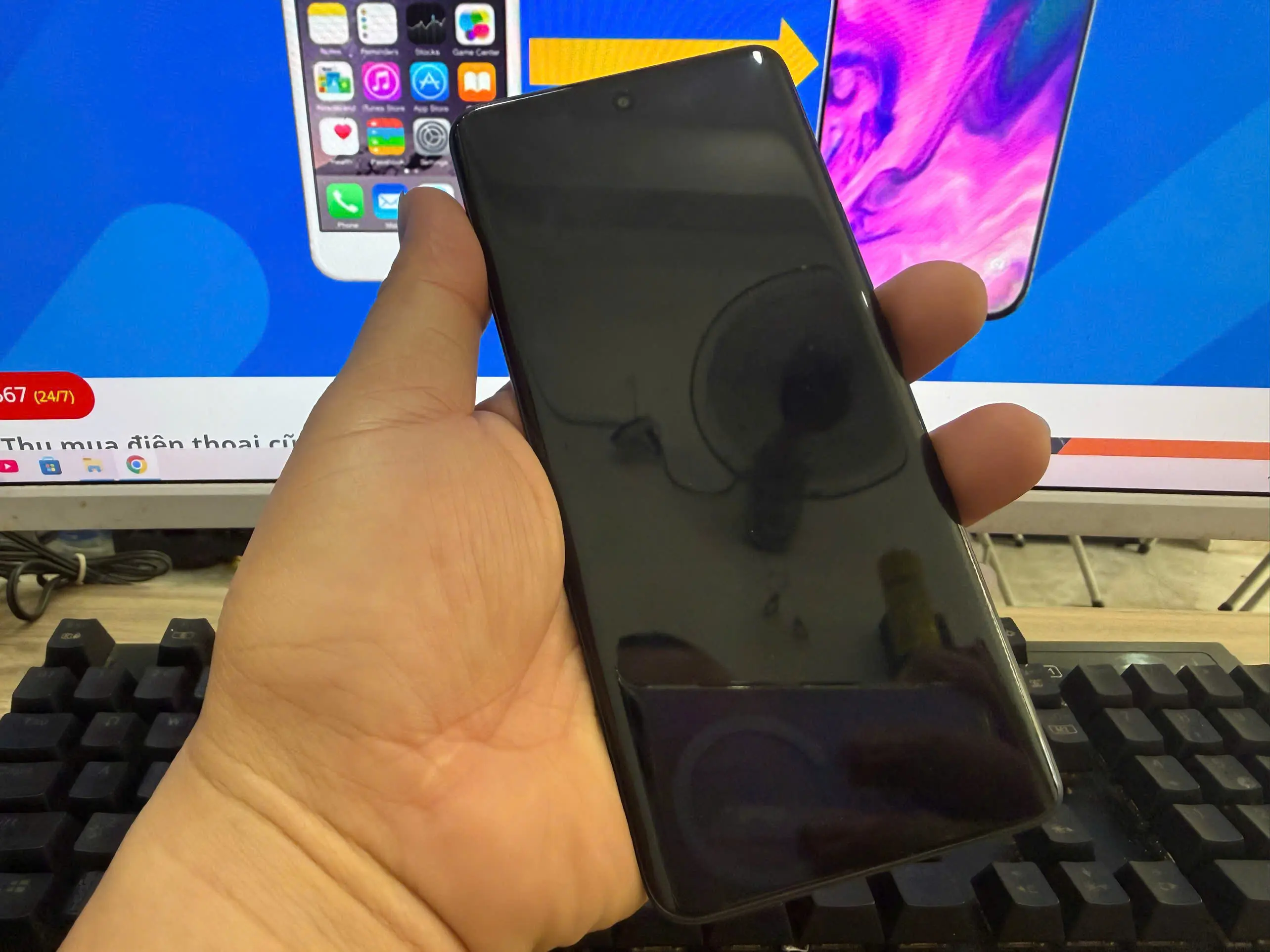 Test máy đầy đủ kiểm tra kỹ lưỡng khi mua iphone 15 giá rẻ tại Nhân Mobile