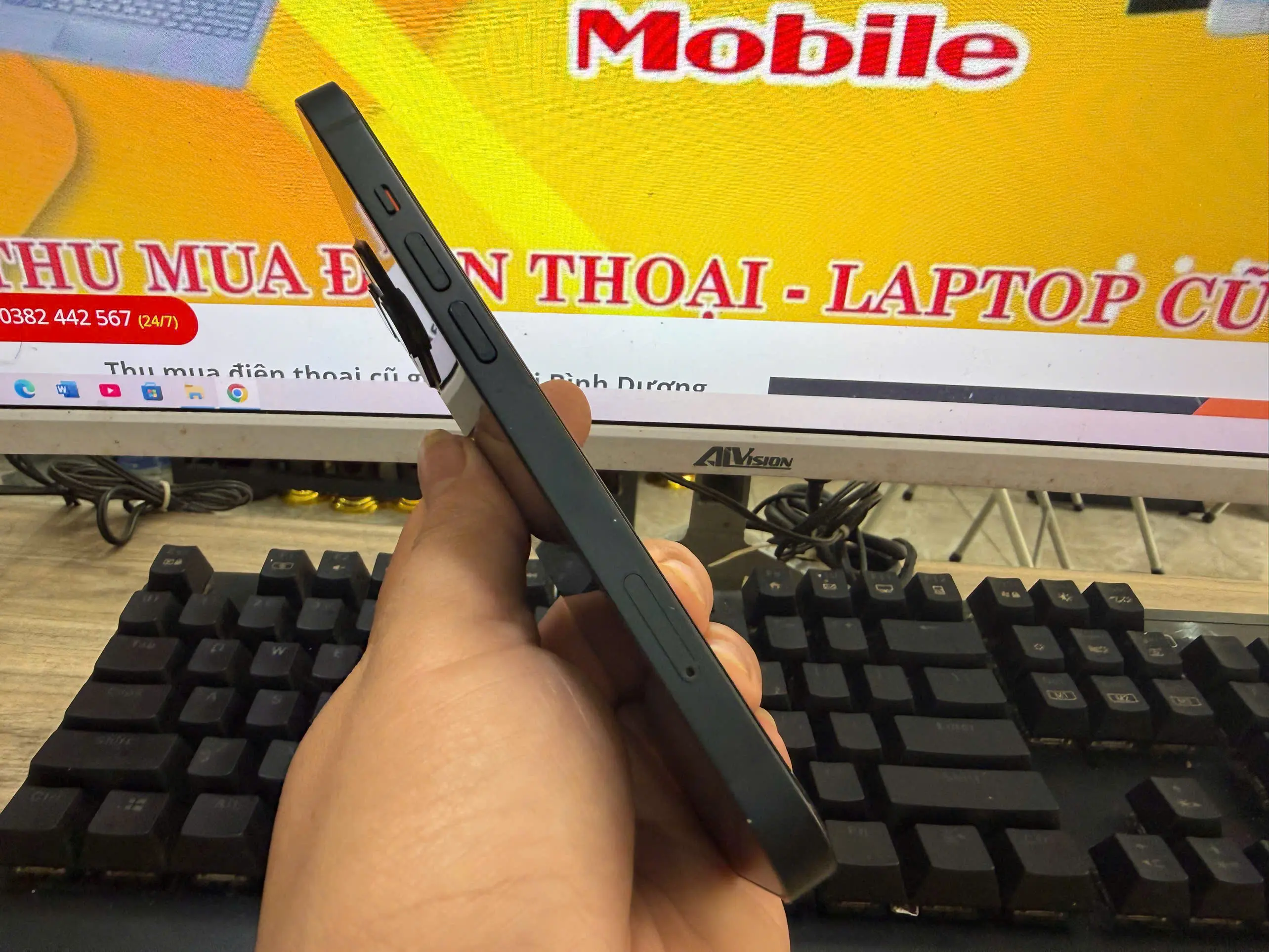 Lên đời máy iphone 15 giá rẻ tại Nhân Mobile bạn sẽ được hỗ trợ nhiều khâu kỹ thuật