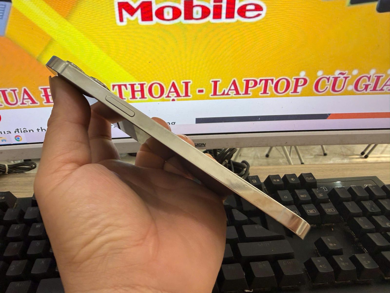 Thu mua không giới hạn số lượng thu mua smartphone mới 100%